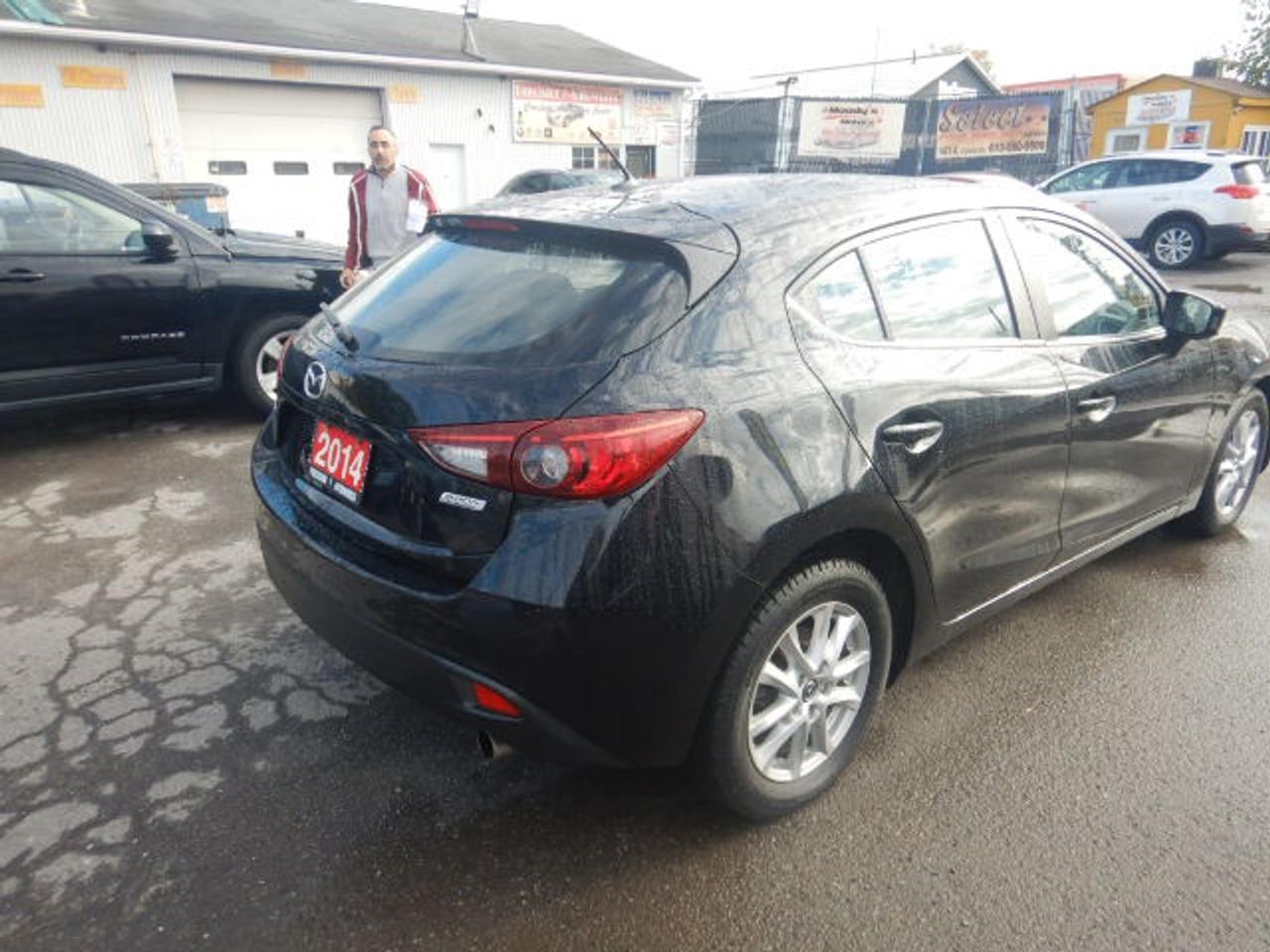 2014 Mazda MAZDA3 Sport GS Photo