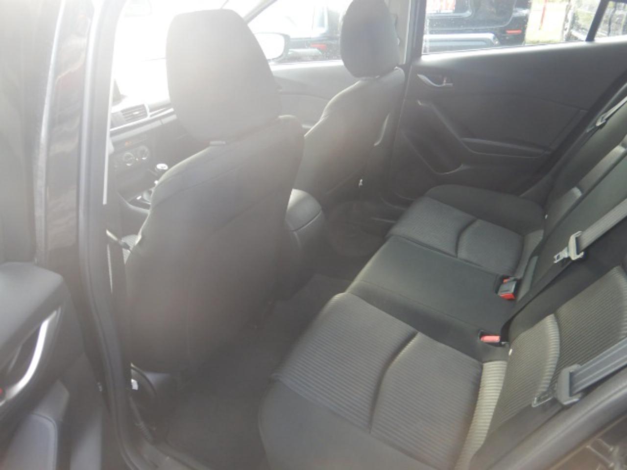 2014 Mazda MAZDA3 Sport GS Photo