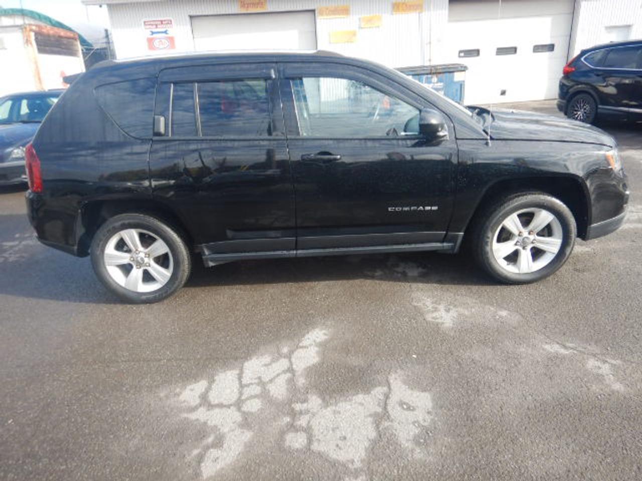 2017 Jeep Compass Sport Photo3