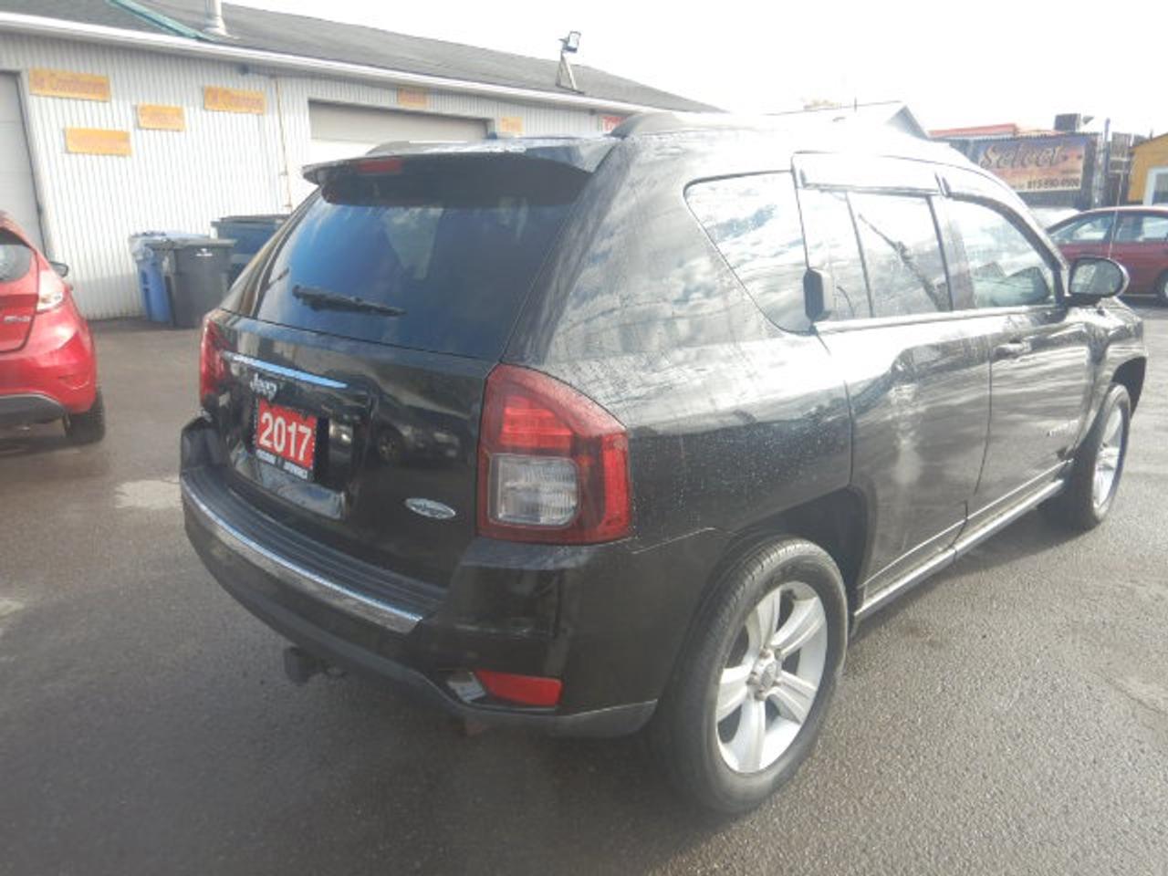 2017 Jeep Compass Sport Photo4