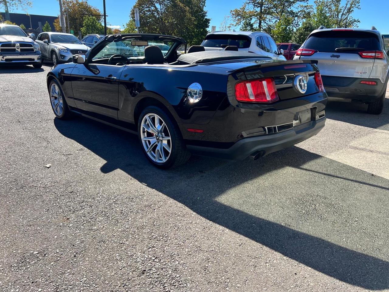 2012 Ford Mustang V6 Photo