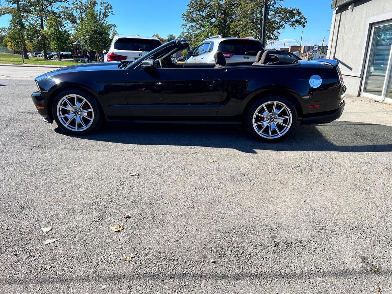 2012 Ford Mustang V6 Photo