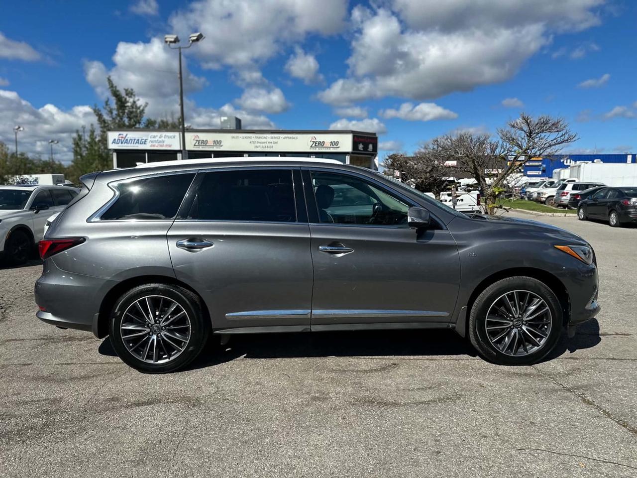 2017 Infiniti QX60 PURE Photo2