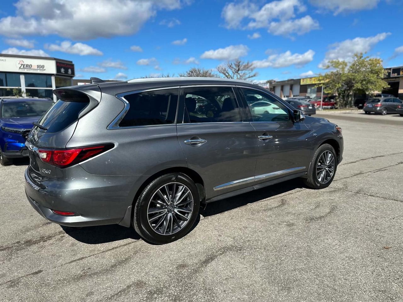 2017 Infiniti QX60 PURE Photo1