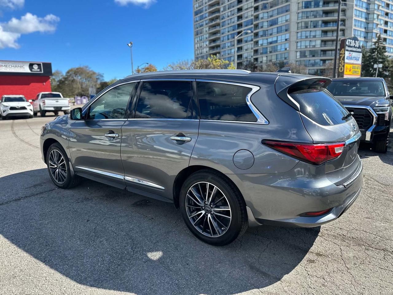 2017 Infiniti QX60 PURE Photo