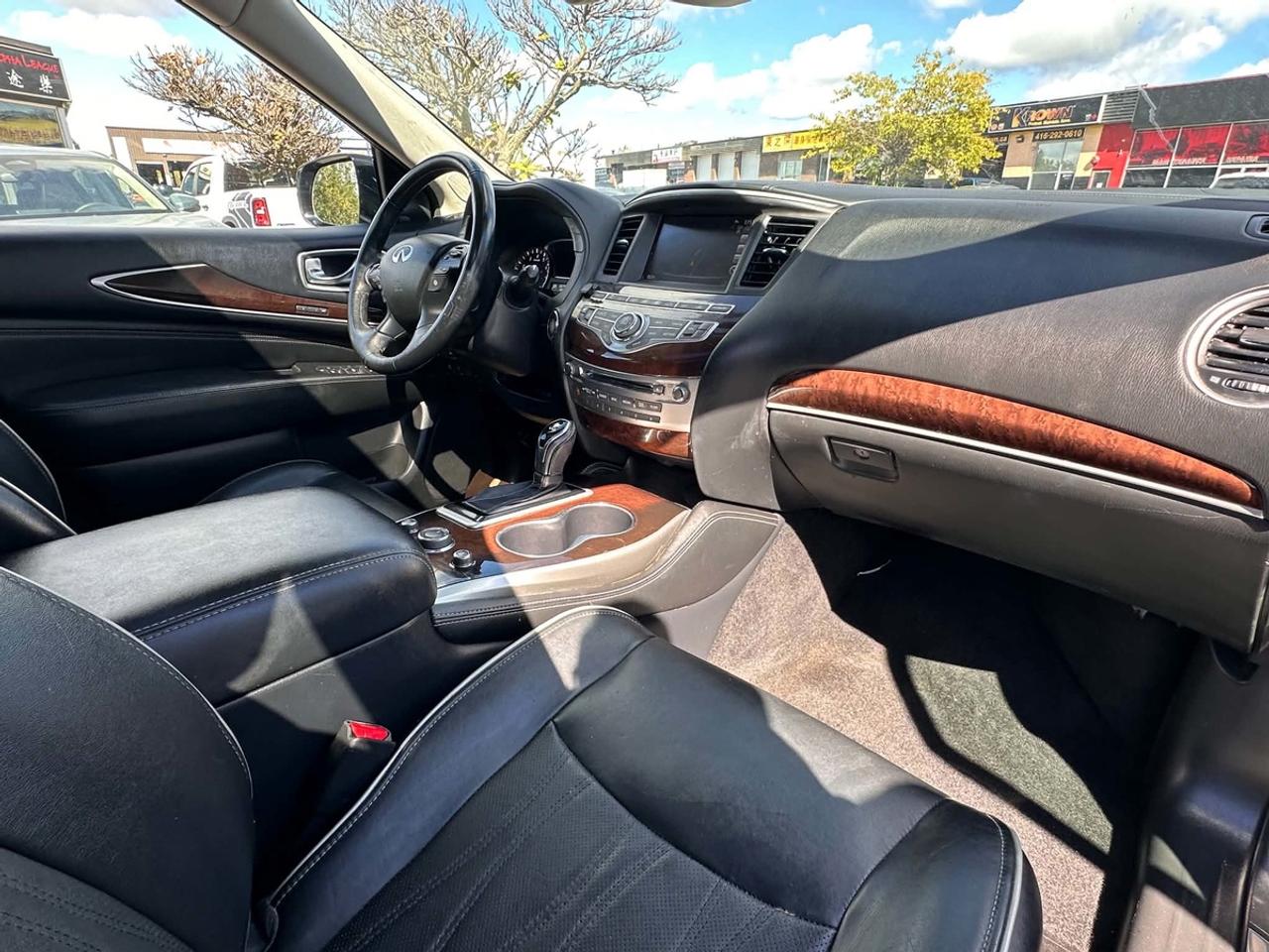 2017 Infiniti QX60 PURE Photo
