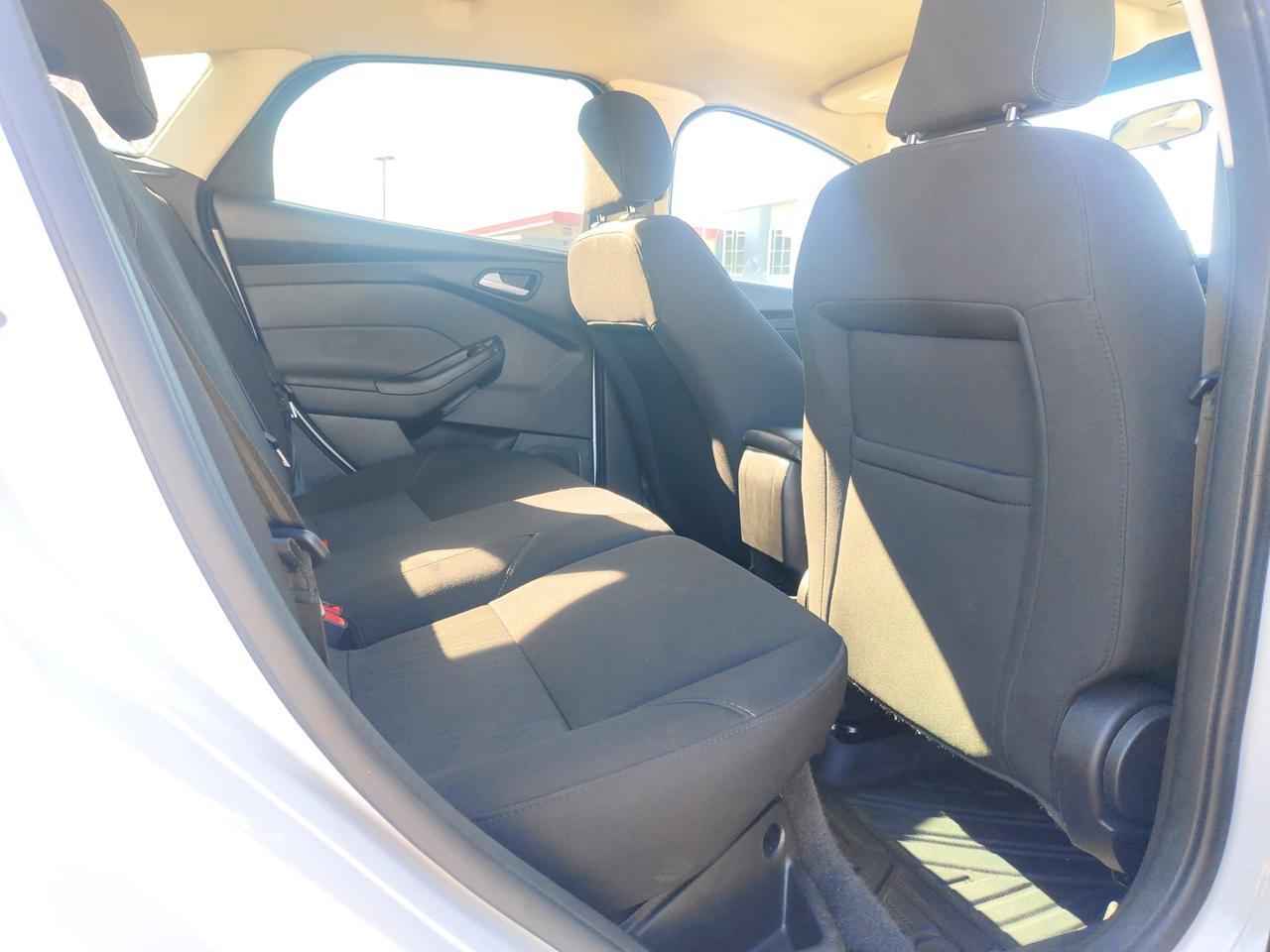 2018 Ford Focus SE - Photo #15