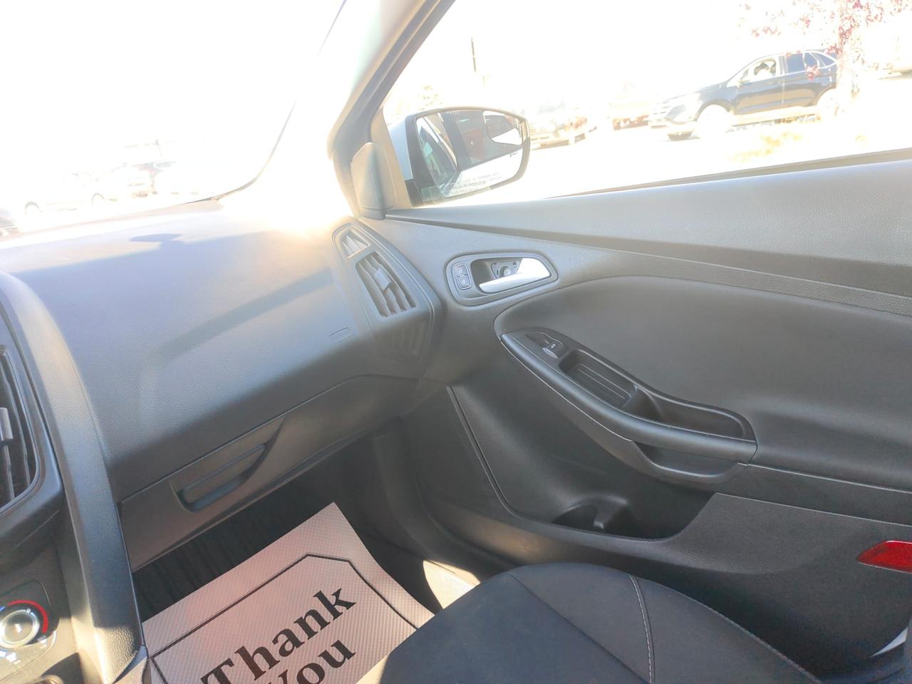 2018 Ford Focus SE - Photo #24