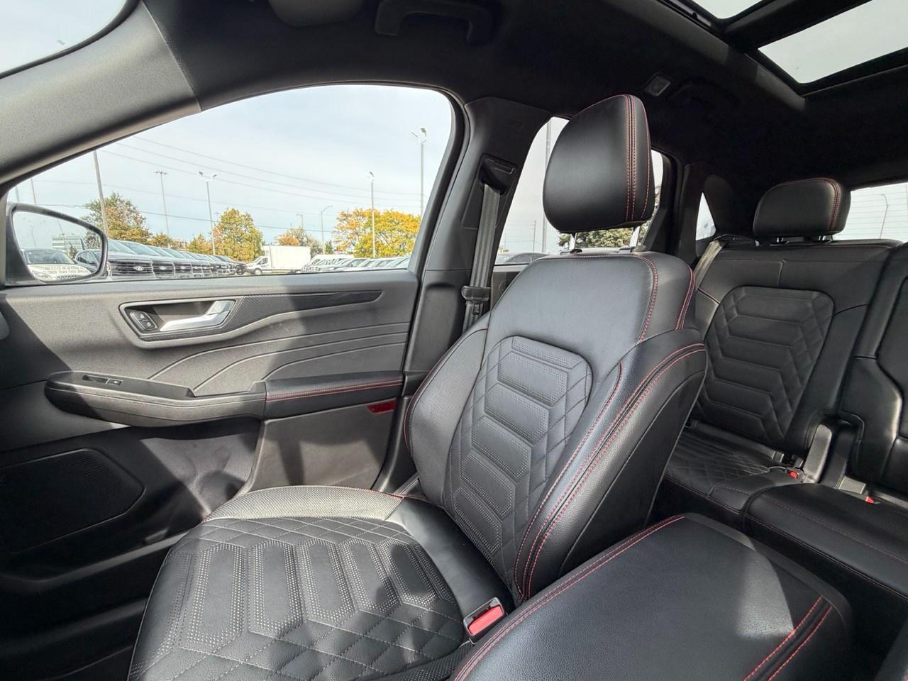 2024 Ford Escape ST-Line Elite 501A|*CPO*|PREM TECHPK|TOW|NAV|NO ACCIDENT|1 OWNER Photo