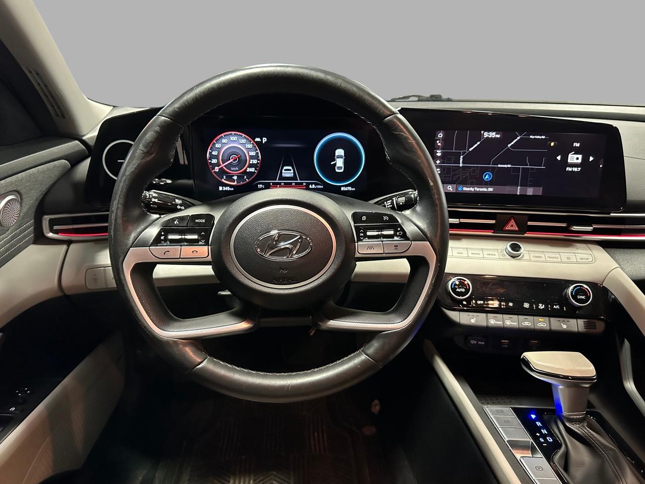 2023 Hyundai Elantra LUXURY | 2-TONE LEATHER | SNRF | | NAVI | ALLOYS | Photo