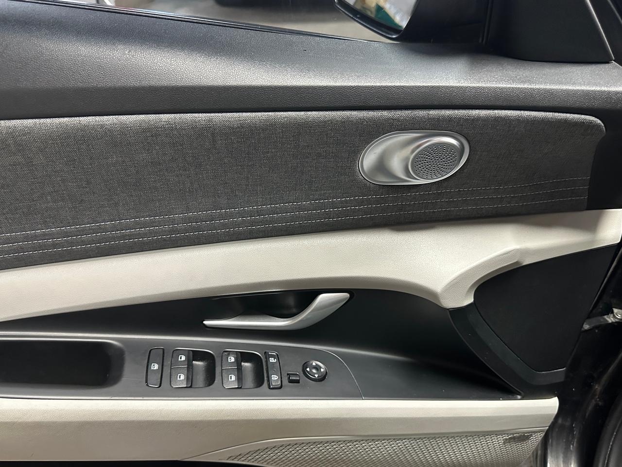2023 Hyundai Elantra LUXURY | 2-TONE LEATHER | SNRF | | NAVI | ALLOYS | Photo