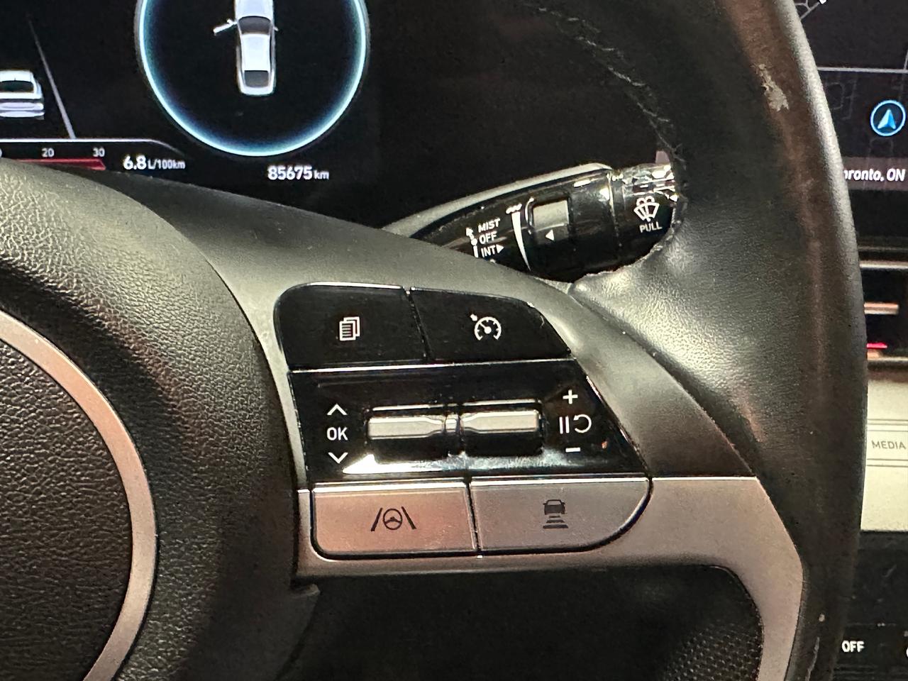 2023 Hyundai Elantra LUXURY | 2-TONE LEATHER | SNRF | | NAVI | ALLOYS | Photo