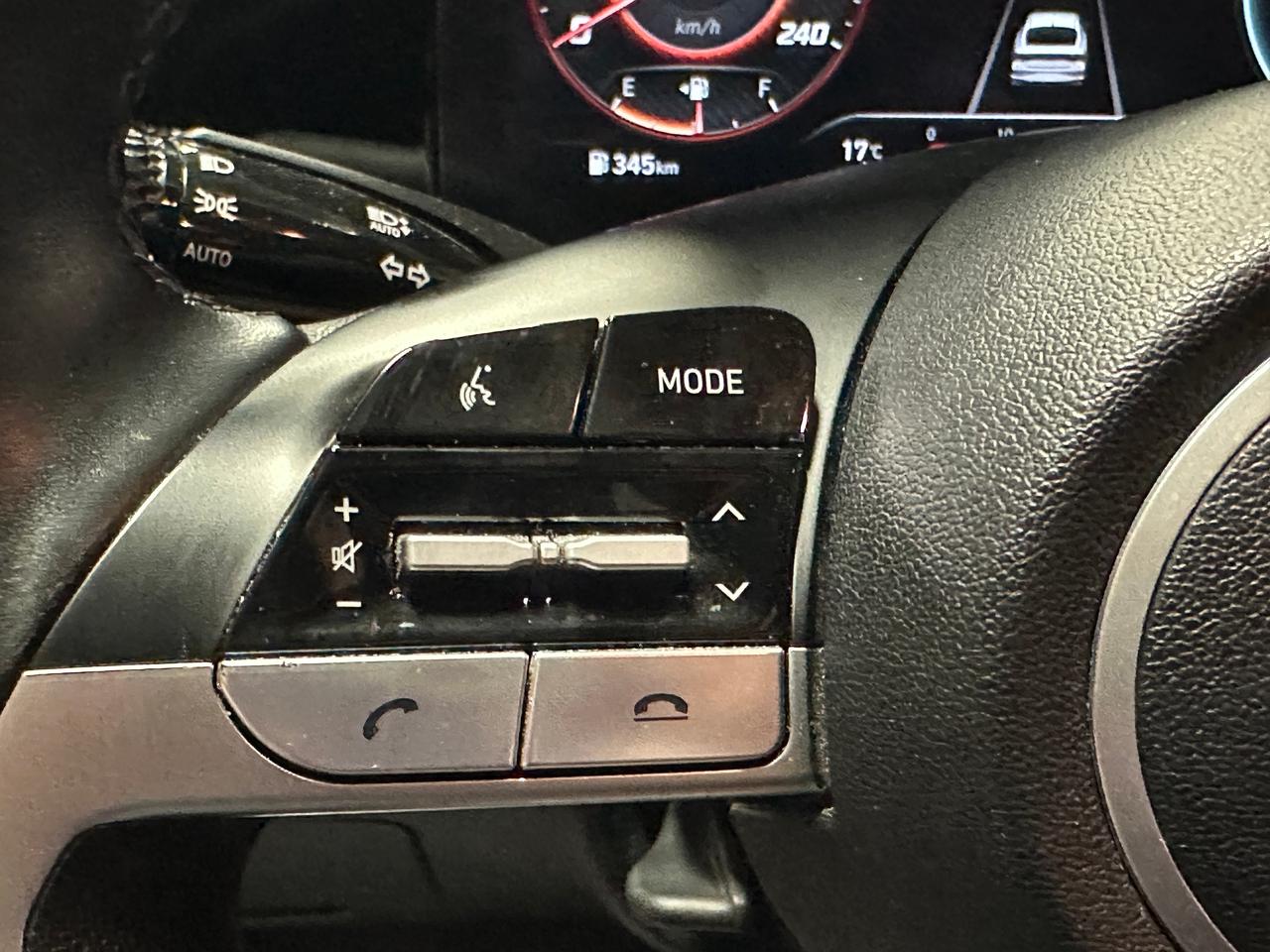 2023 Hyundai Elantra LUXURY | 2-TONE LEATHER | SNRF | | NAVI | ALLOYS | Photo