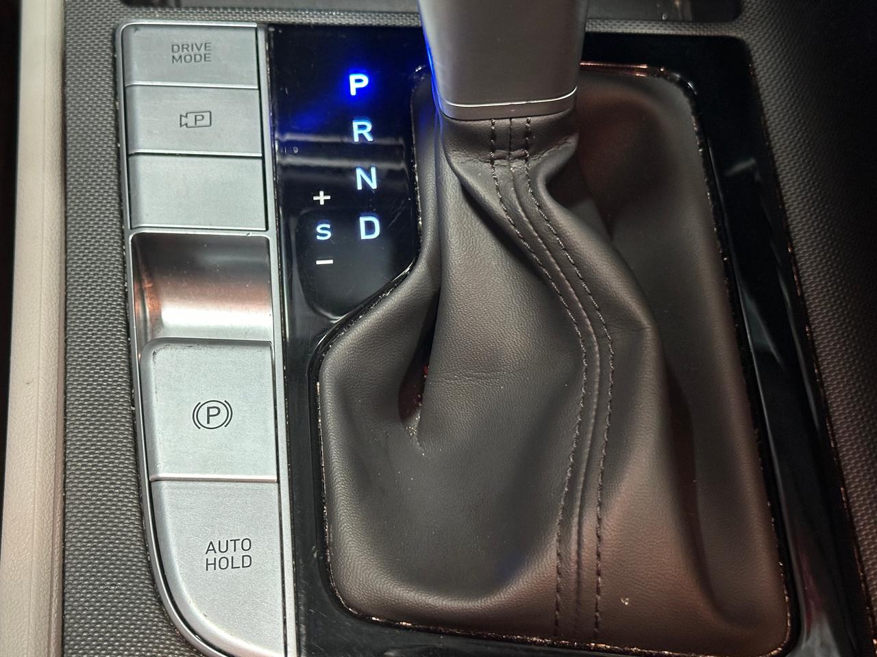 2023 Hyundai Elantra LUXURY | 2-TONE LEATHER | SNRF | | NAVI | ALLOYS | Photo