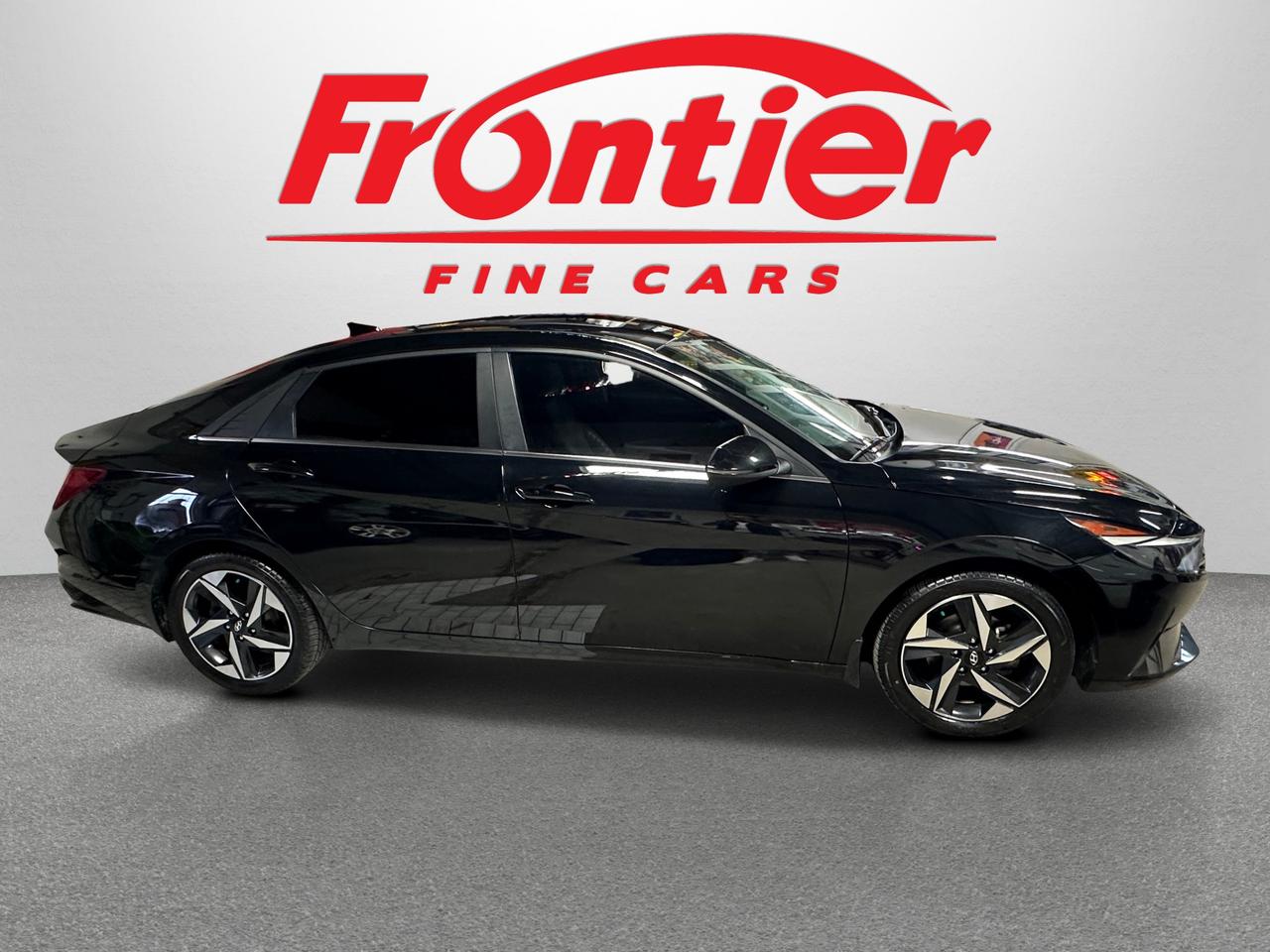 2023 Hyundai Elantra LUXURY | 2-TONE LEATHER | SNRF | | NAVI | ALLOYS | Photo