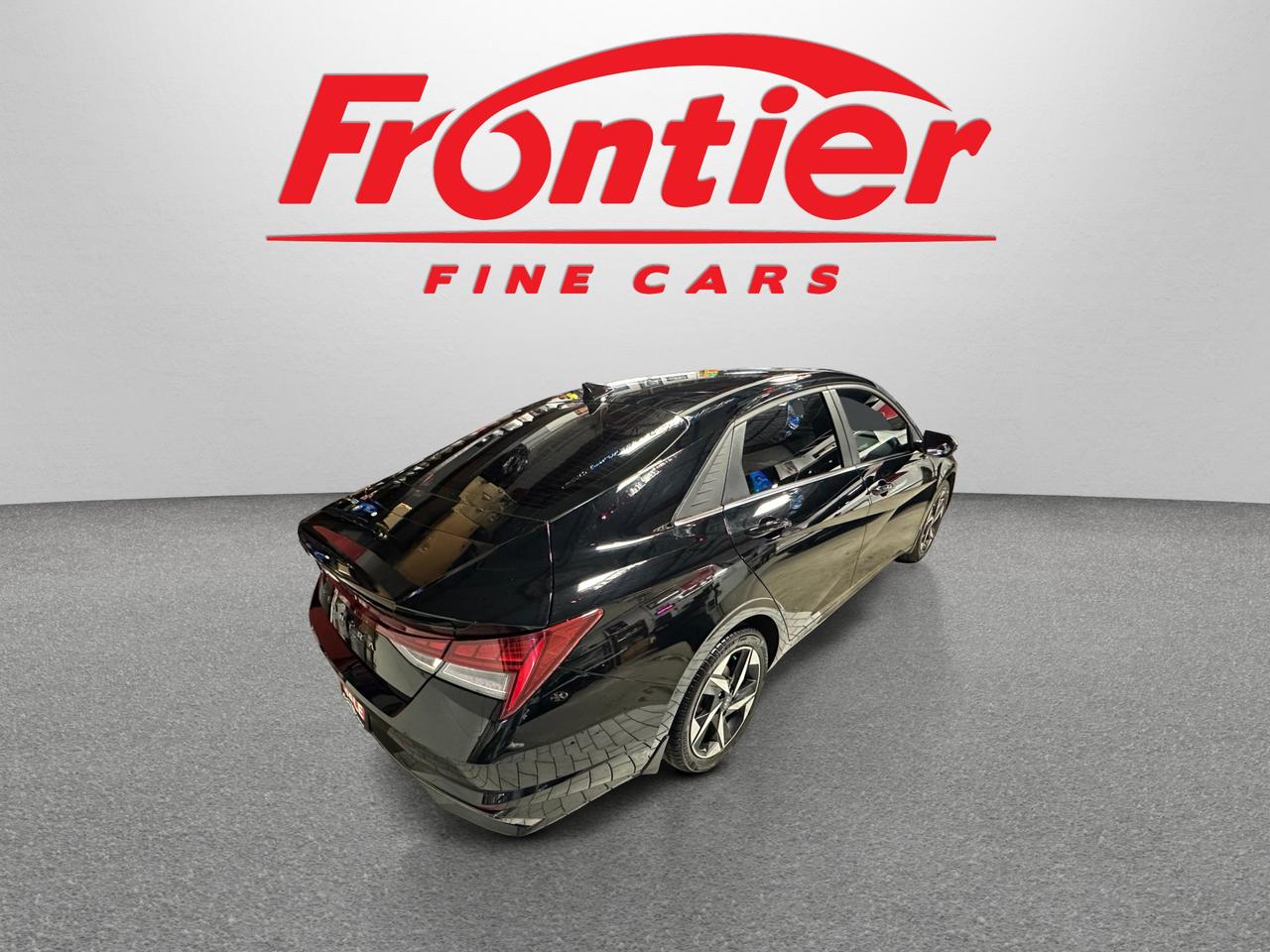 2023 Hyundai Elantra LUXURY | 2-TONE LEATHER | SNRF | | NAVI | ALLOYS | Photo