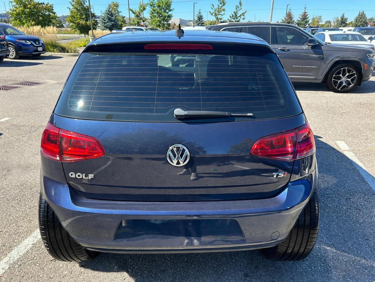 2017 Volkswagen Golf 1.8T Trendline Photo