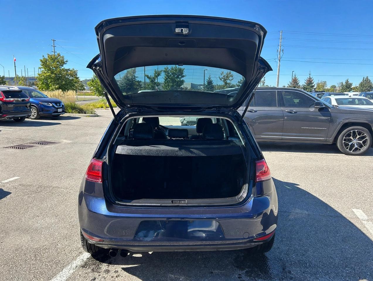 2017 Volkswagen Golf 1.8T Trendline Photo
