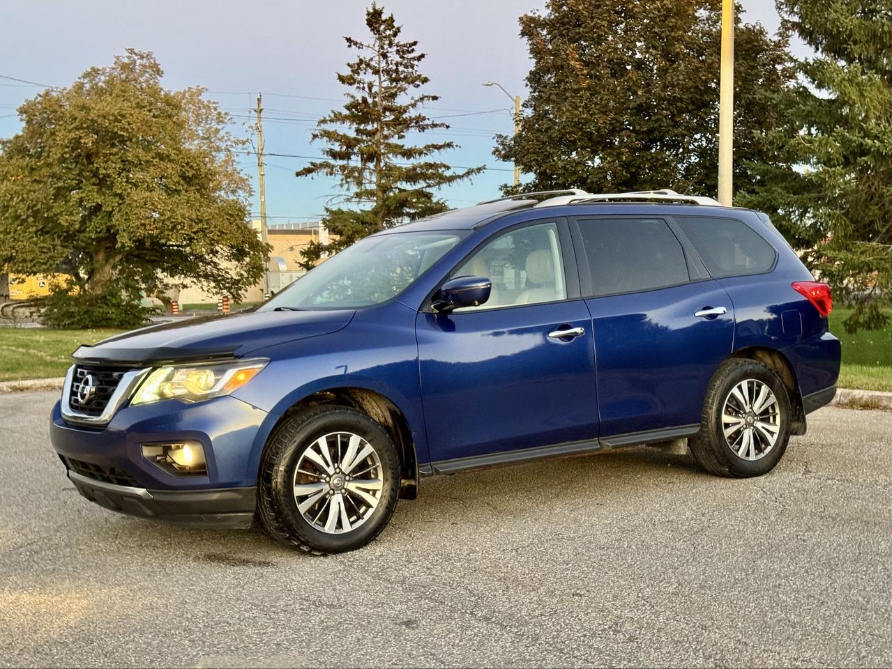 2018 Nissan Pathfinder Fully Loaded- Certified Photo2