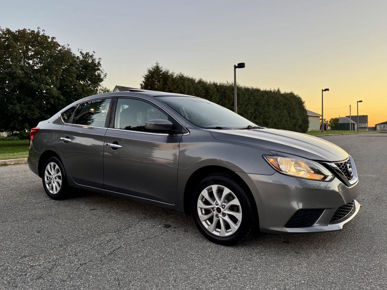 2017 Nissan Sentra SV Photo