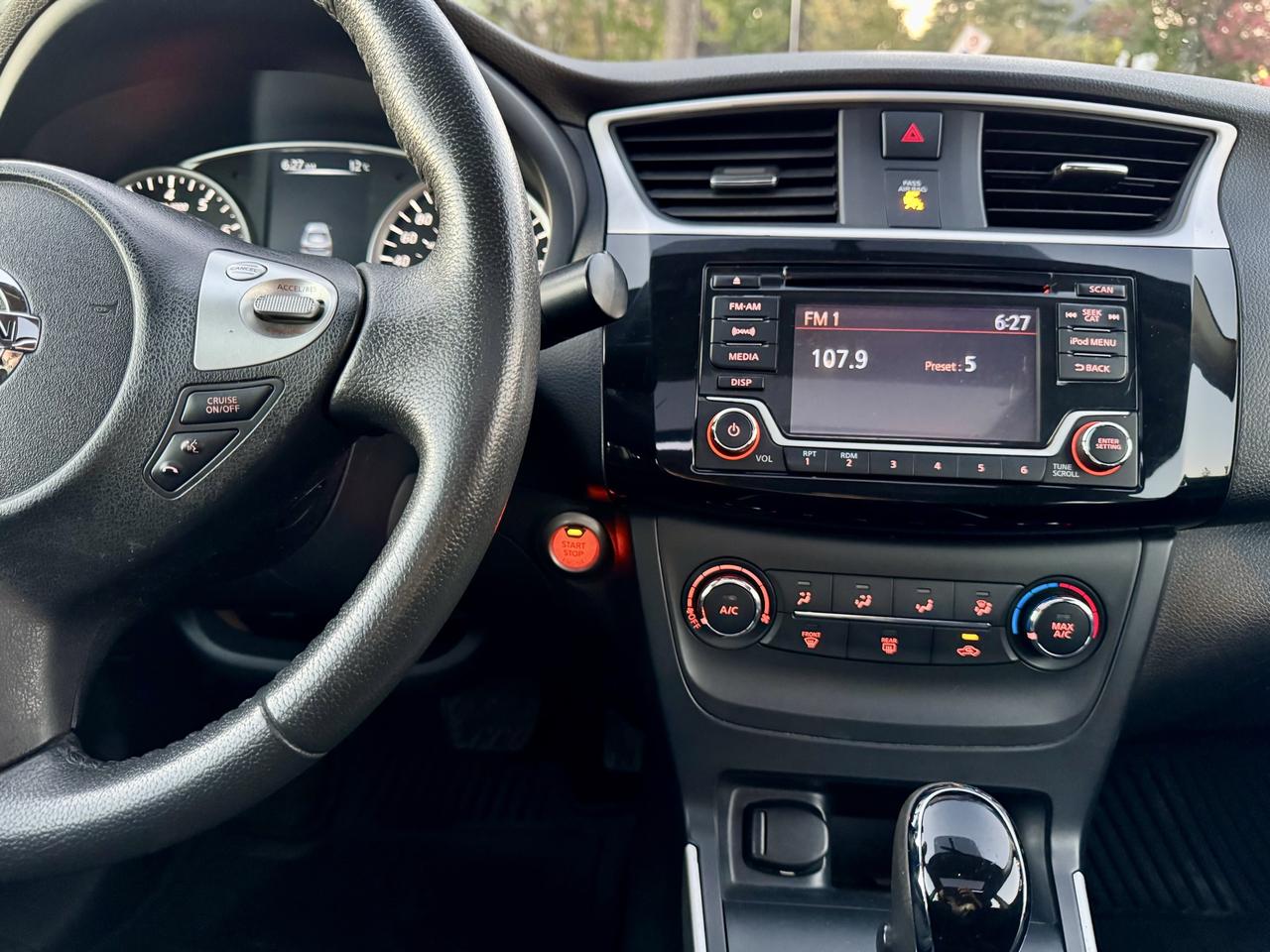 2017 Nissan Sentra SV Photo
