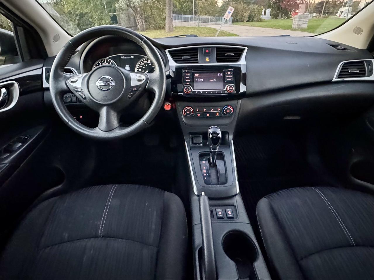 2017 Nissan Sentra SV Photo
