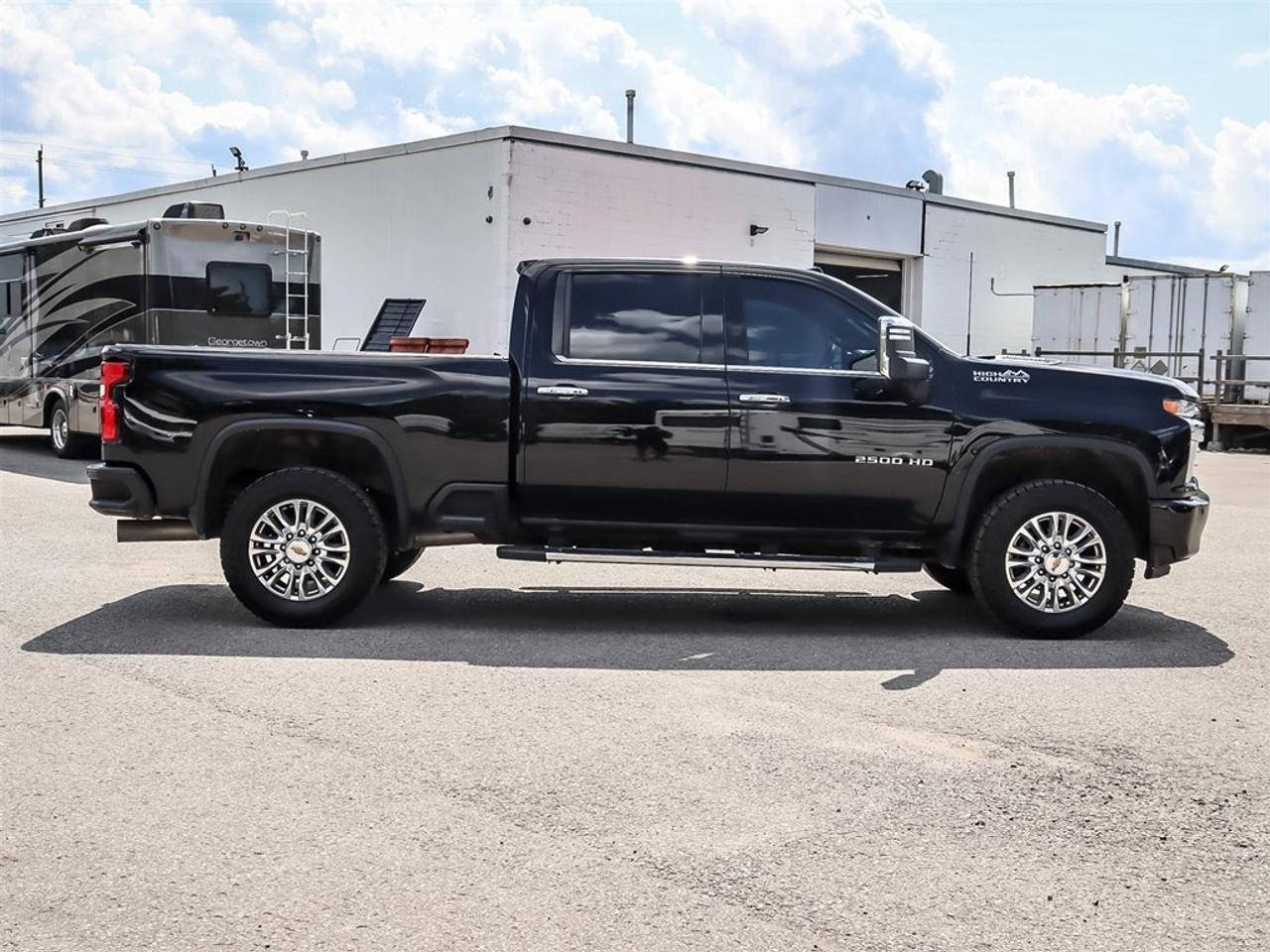 2023 Chevrolet Silverado 2500 HD 4WD Crew Cab 159 High Country Photo3