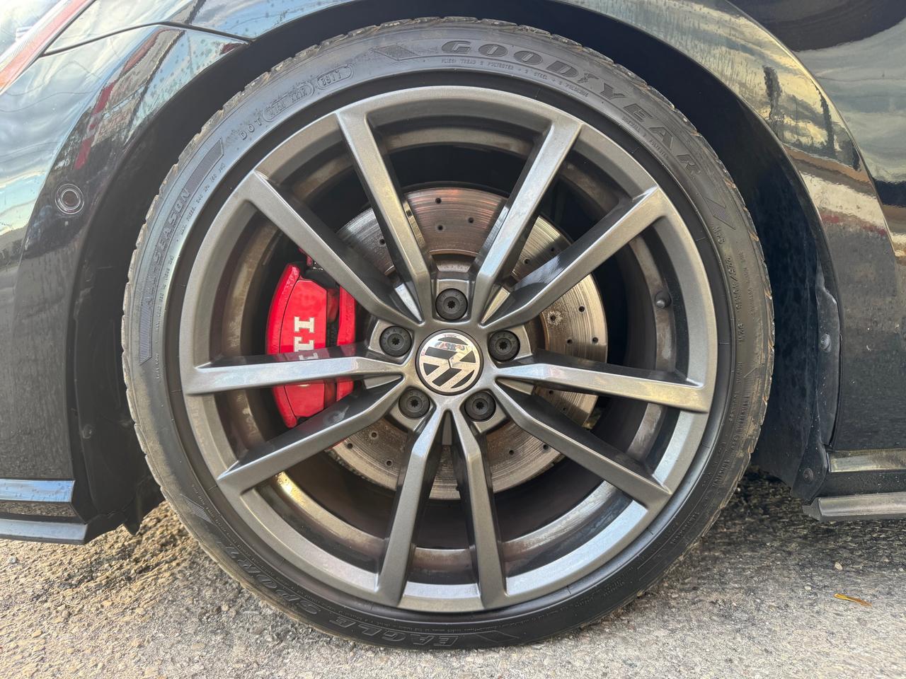 2018 Volkswagen Golf GTI 5-Door Autobahn NEW ARRIVAL | MANUAL | GTI AUTOBAHN Photo