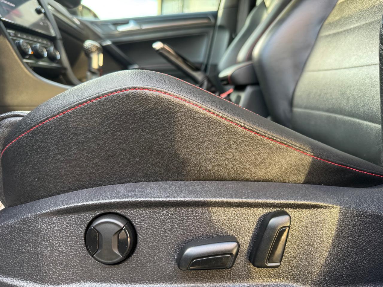 2018 Volkswagen Golf GTI 5-Door Autobahn NEW ARRIVAL | MANUAL | GTI AUTOBAHN Photo