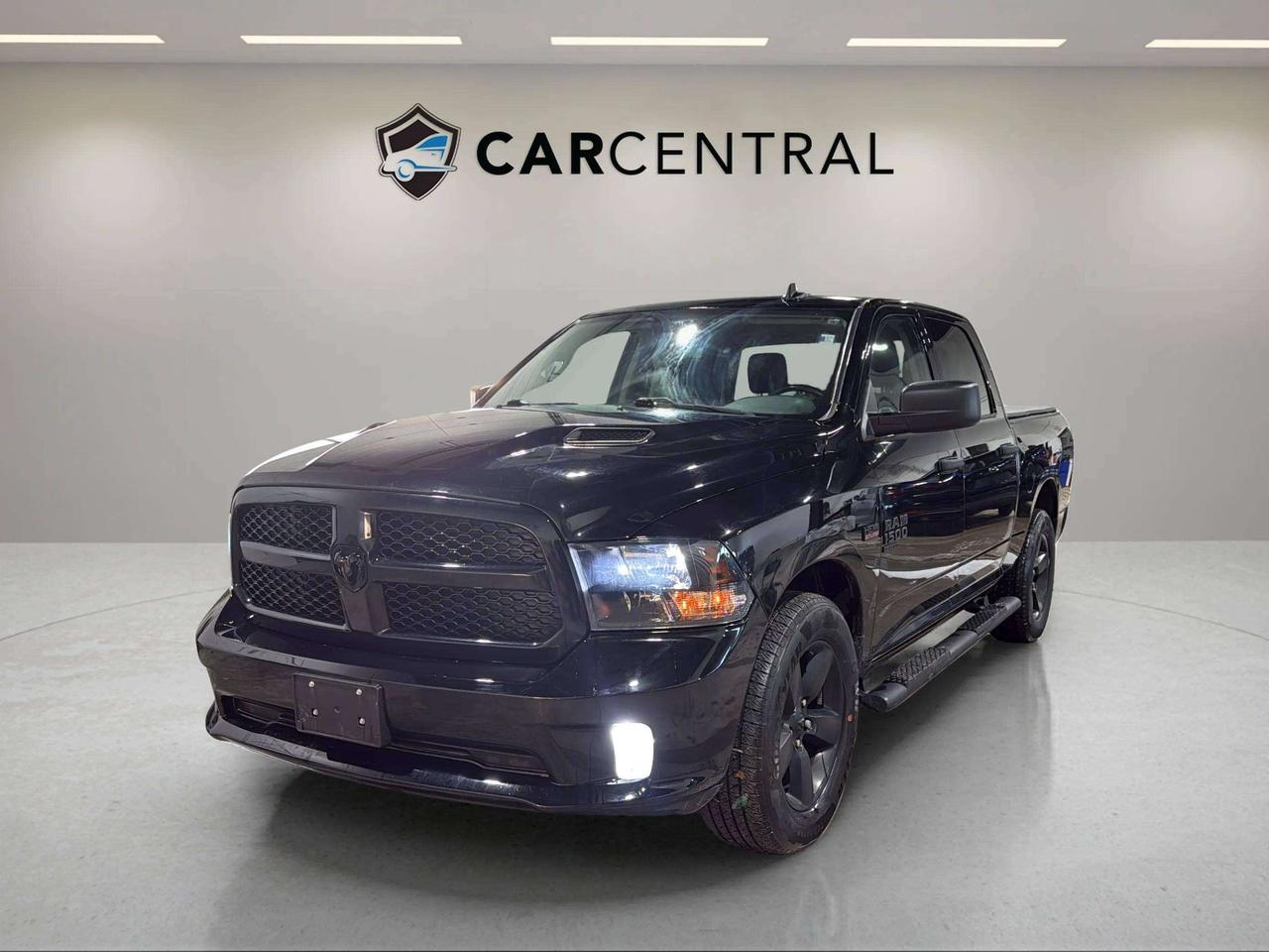 2020 RAM 1500 EXPRESS| CLEAN CARFAX| NIGHT EDITION| HEM| LEATHER Photo