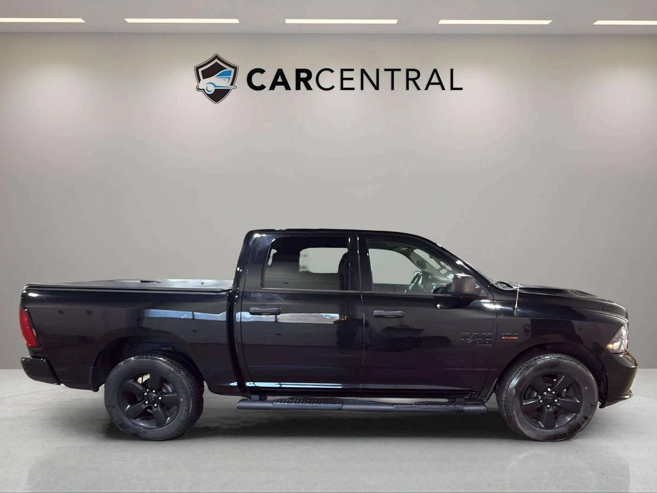 2020 RAM 1500 EXPRESS| CLEAN CARFAX| NIGHT EDITION| HEM| LEATHER Photo