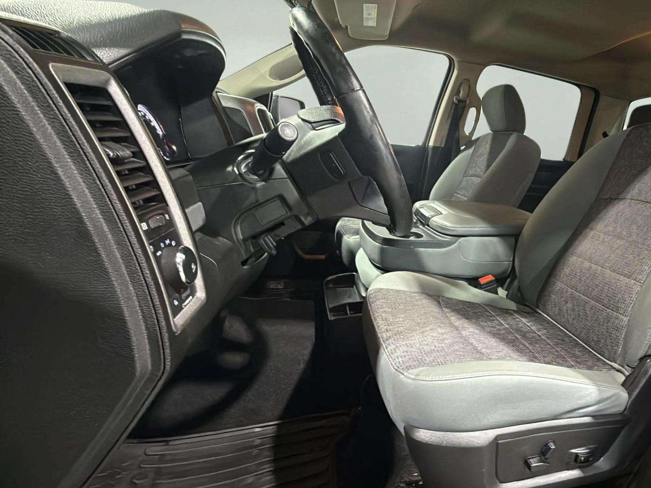 2020 RAM 1500 EXPRESS| CLEAN CARFAX| NIGHT EDITION| HEM| LEATHER Photo