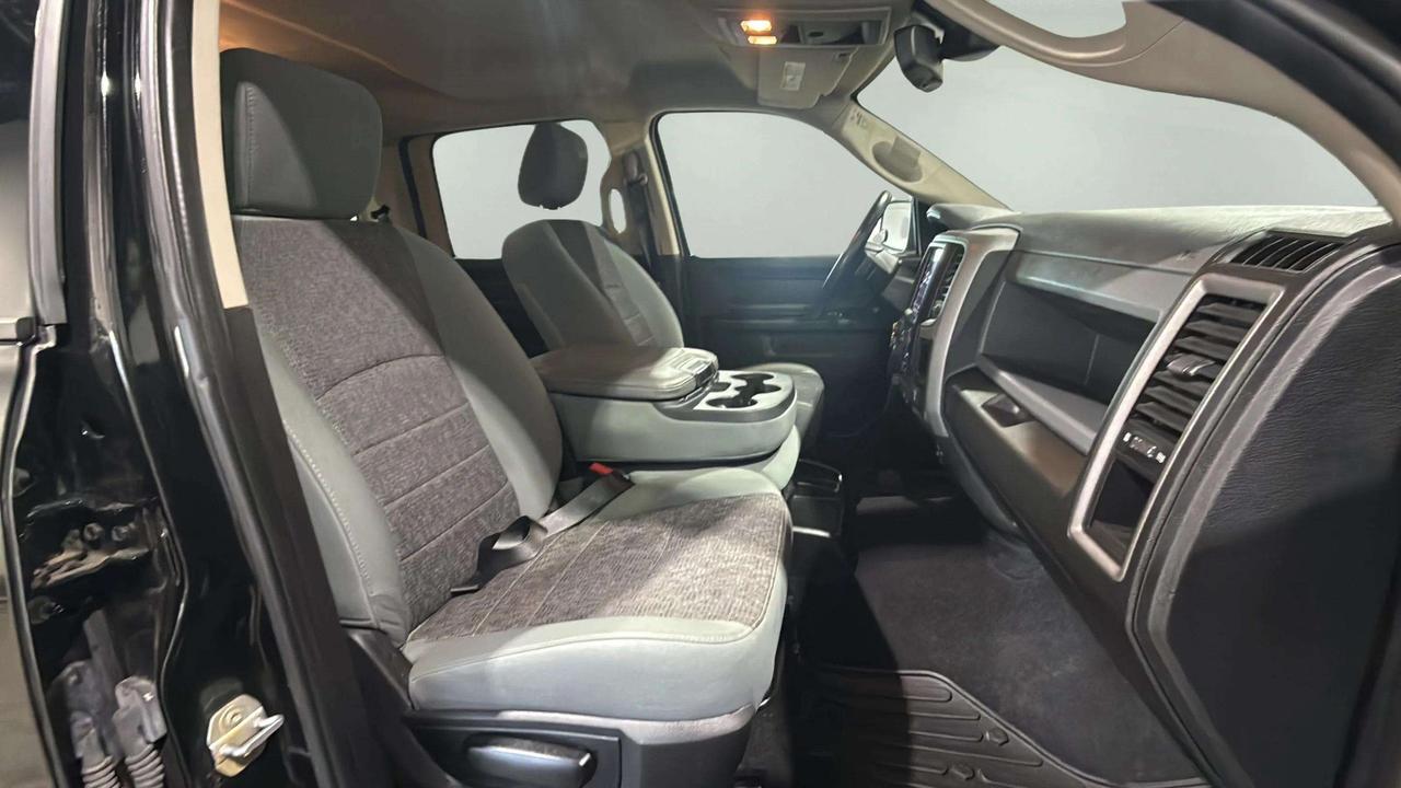 2020 RAM 1500 EXPRESS| CLEAN CARFAX| NIGHT EDITION| HEM| LEATHER Photo