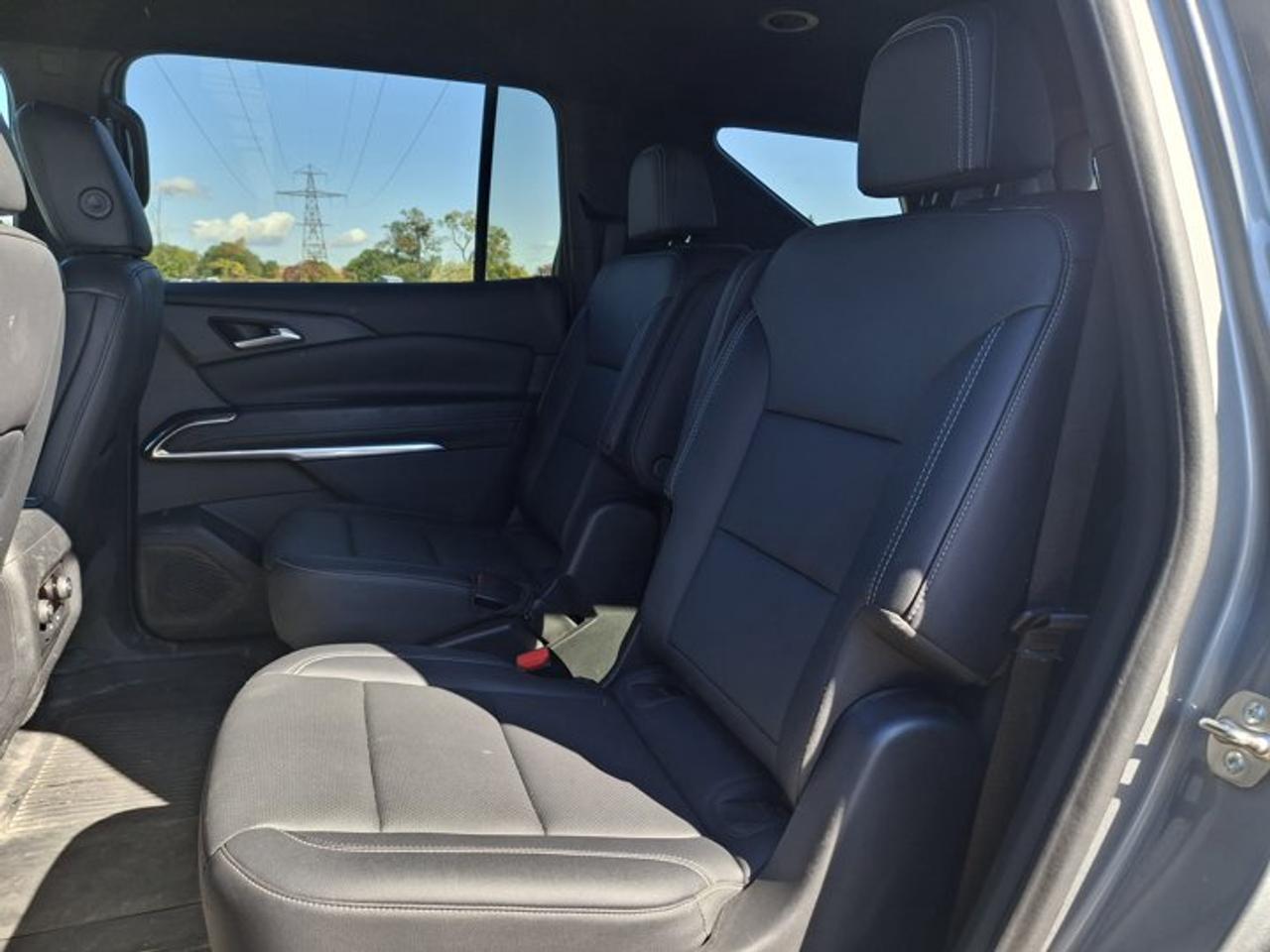 2024 Chevrolet Traverse LT AWD | Sport Edition | Leather | Trailering Pkg | Heated Wheel + Seats | Remote Start | and More ! Photo