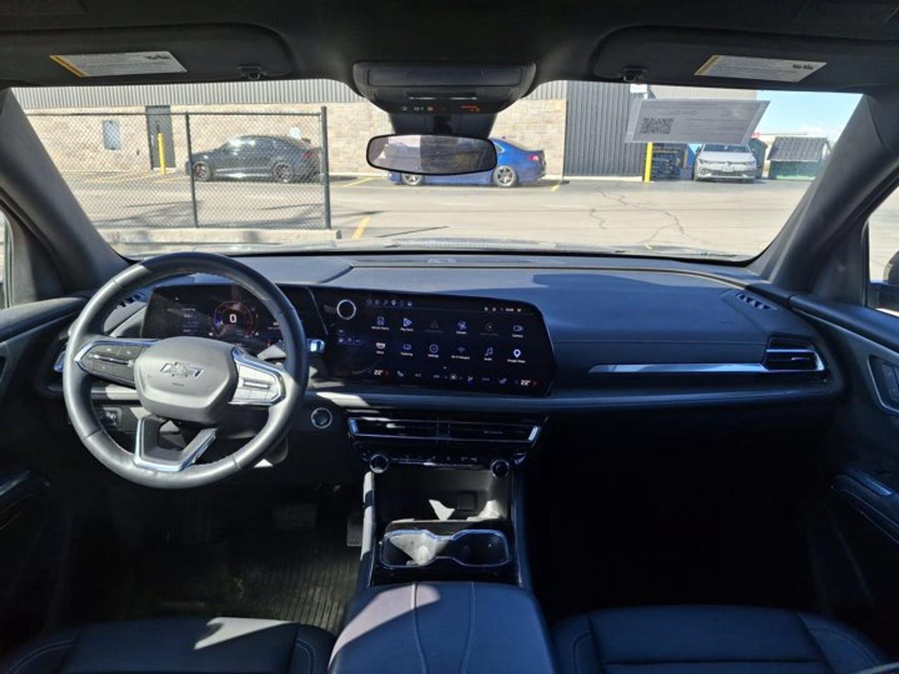 2024 Chevrolet Traverse LT AWD | Sport Edition | Leather | Trailering Pkg | Heated Wheel + Seats | Remote Start | and More ! Photo