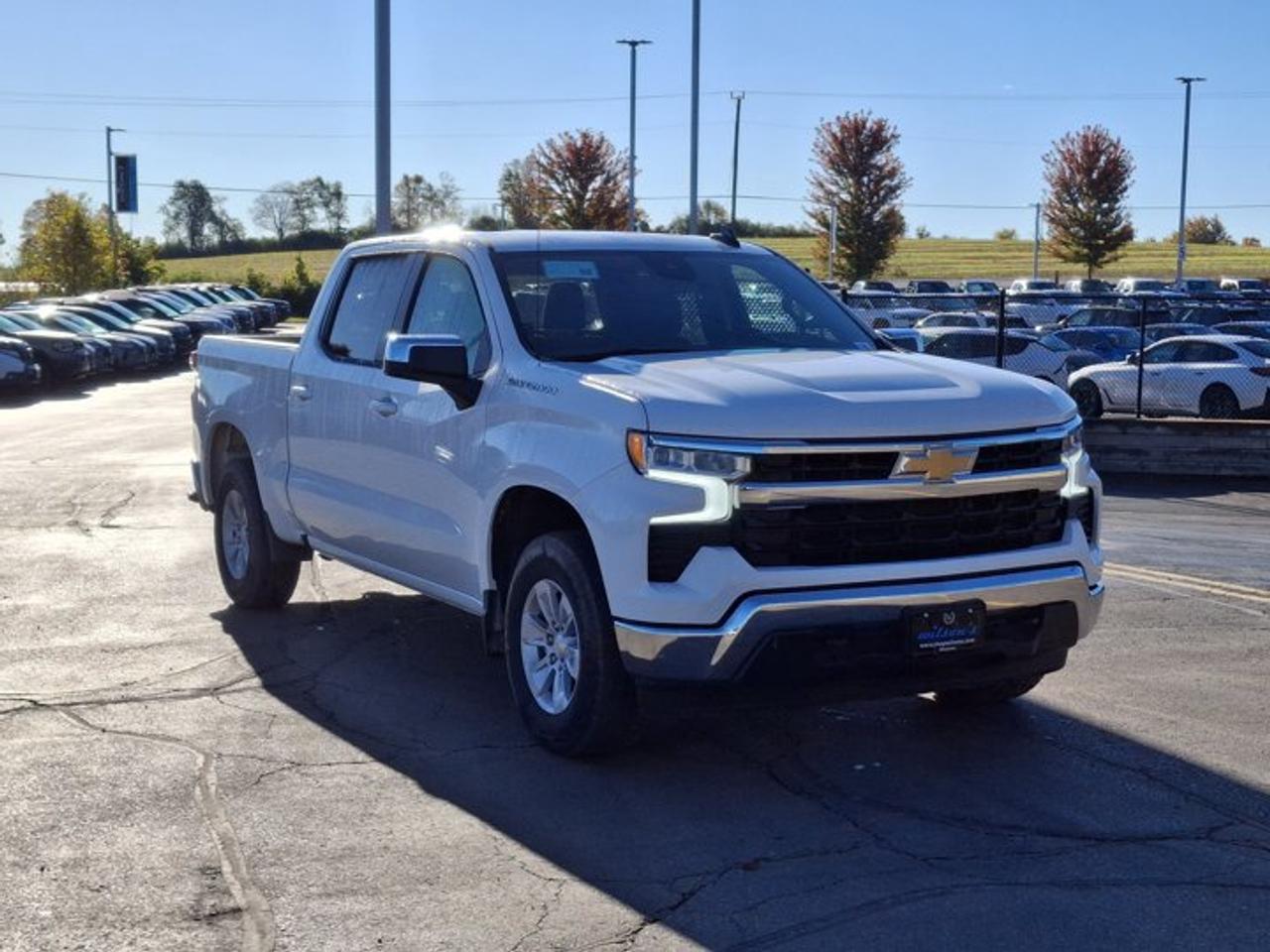 2025 Chevrolet Silverado 1500 LT Crew 4X4 | 5.3L | 5.5' Box | Heated Wheel + Seats | Power Seat | CarPlay + Android | and More ! Photo