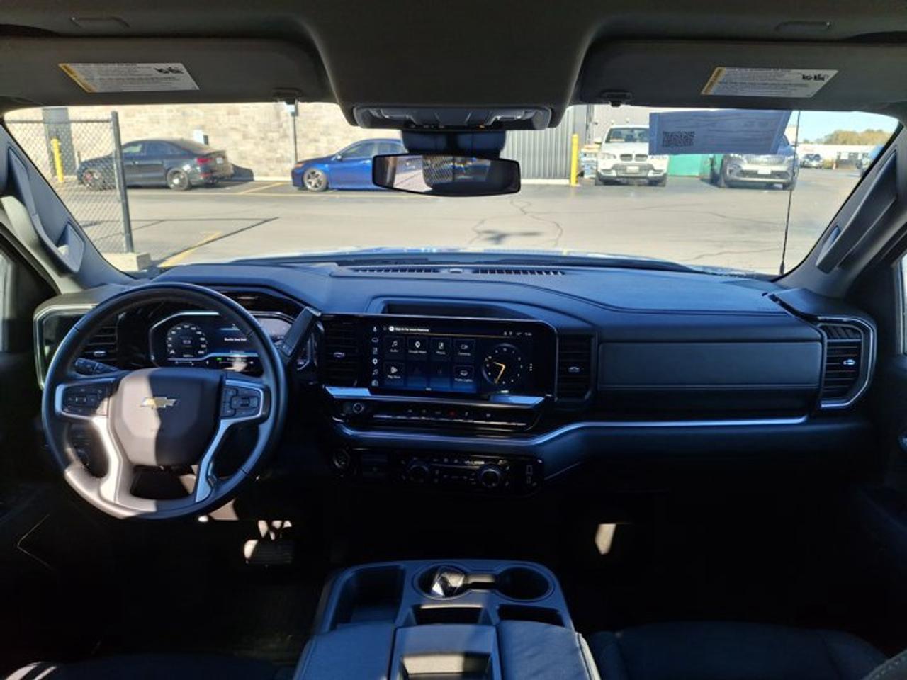 2025 Chevrolet Silverado 1500 LT Crew 4X4 | 5.3L | 5.5' Box | Heated Wheel + Seats | Power Seat | CarPlay + Android | and More ! Photo