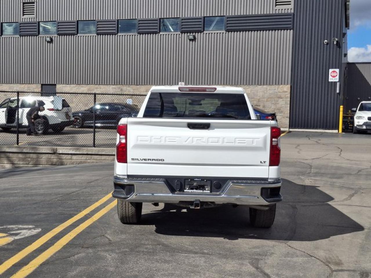 2025 Chevrolet Silverado 1500 LT Crew 4X4 | 5.3L | 6.5' Box | Heated Wheel + Seats | Power Seat | CarPlay + Android | and More ! Photo