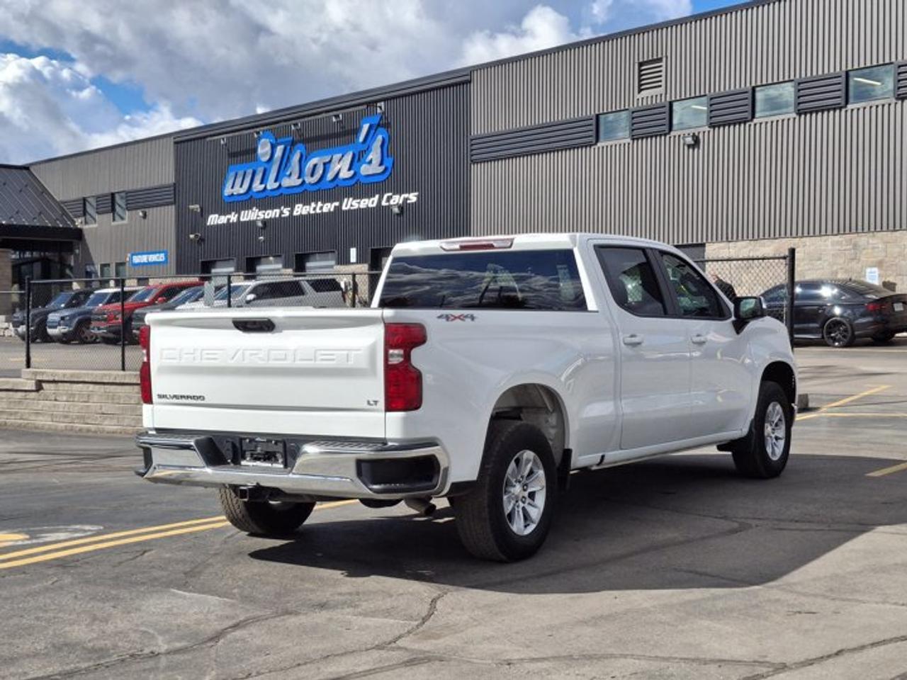 2025 Chevrolet Silverado 1500 LT Crew 4X4 | 5.3L | 6.5' Box | Heated Wheel + Seats | Power Seat | CarPlay + Android | and More ! Photo