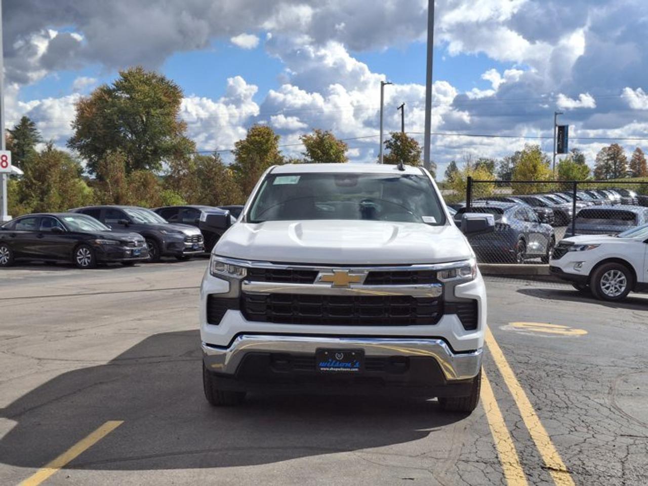 2025 Chevrolet Silverado 1500 LT Crew 4X4 | 5.3L | 6.5' Box | Heated Wheel + Seats | Power Seat | CarPlay + Android | and More ! Photo