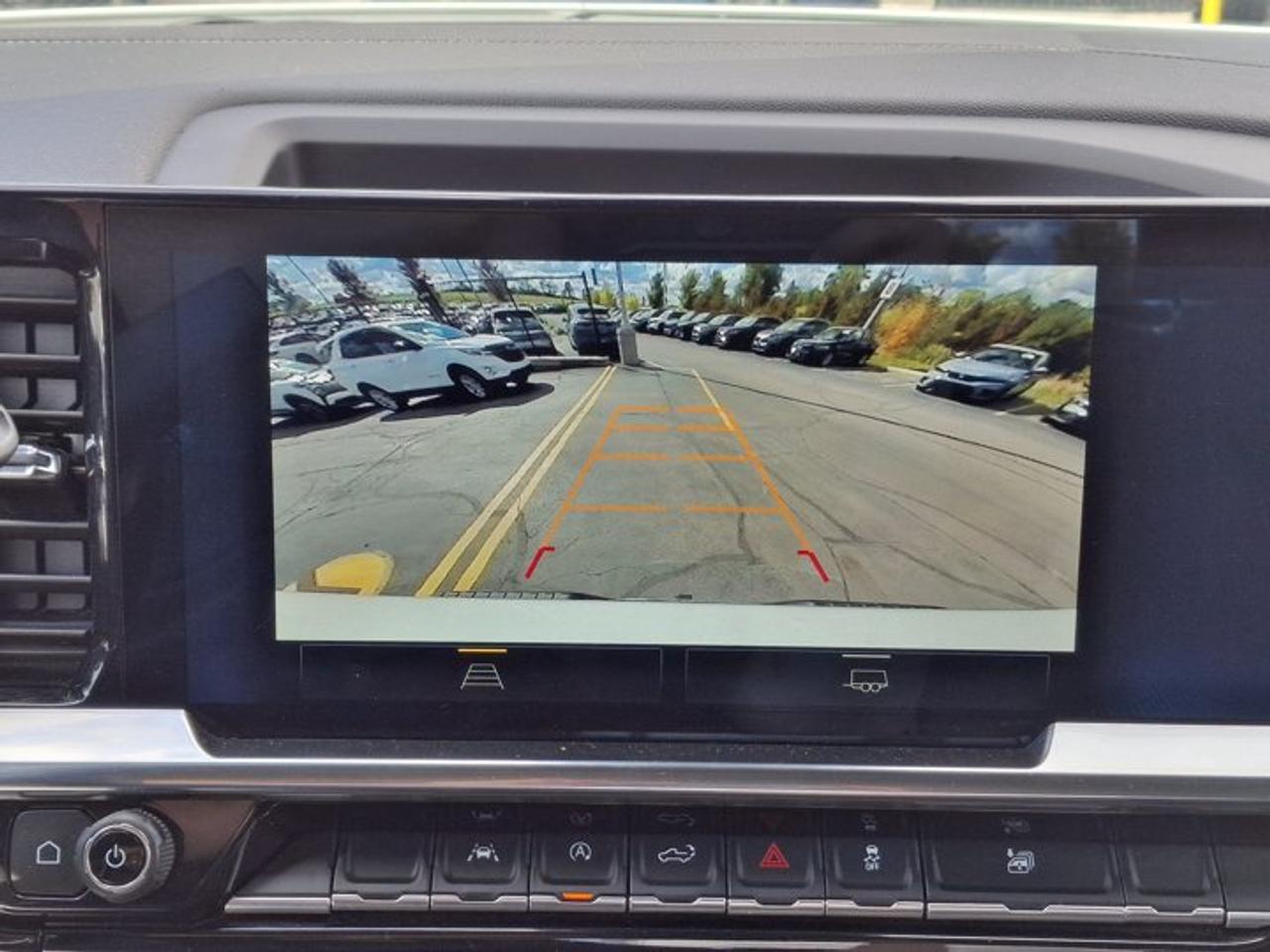 2025 Chevrolet Silverado 1500 LT Crew 4X4 | 5.3L | 6.5' Box | Heated Wheel + Seats | Power Seat | CarPlay + Android | and More ! Photo