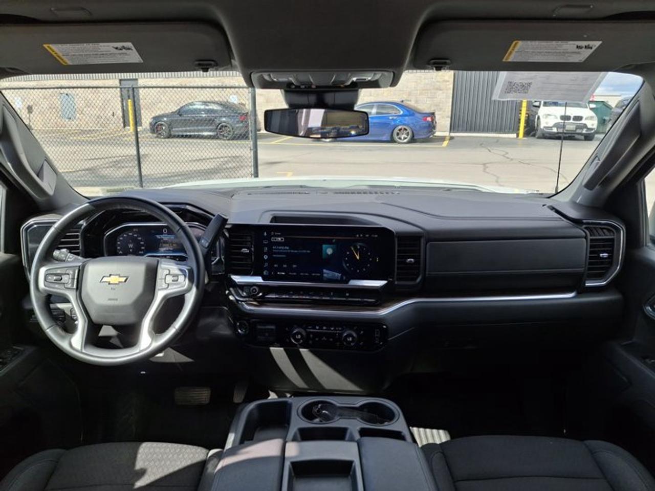 2025 Chevrolet Silverado 1500 LT Crew 4X4 | 5.3L | 6.5' Box | Heated Wheel + Seats | Power Seat | CarPlay + Android | and More ! Photo