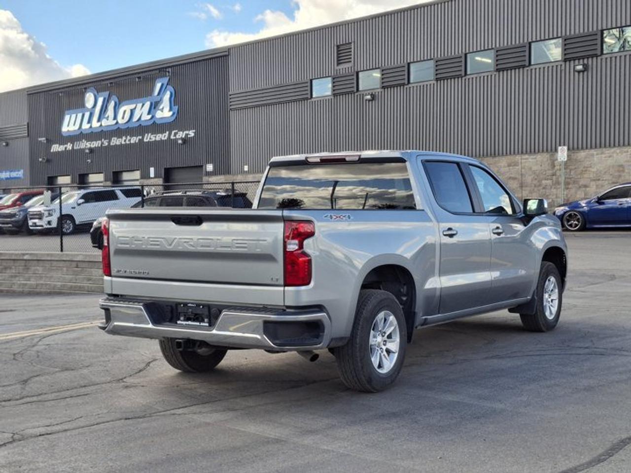 2025 Chevrolet Silverado 1500 LT Crew 4X4 | 5.3L | 5.5' Box | Heated Wheel + Seats | Power Seat | CarPlay + Android | and More ! Photo
