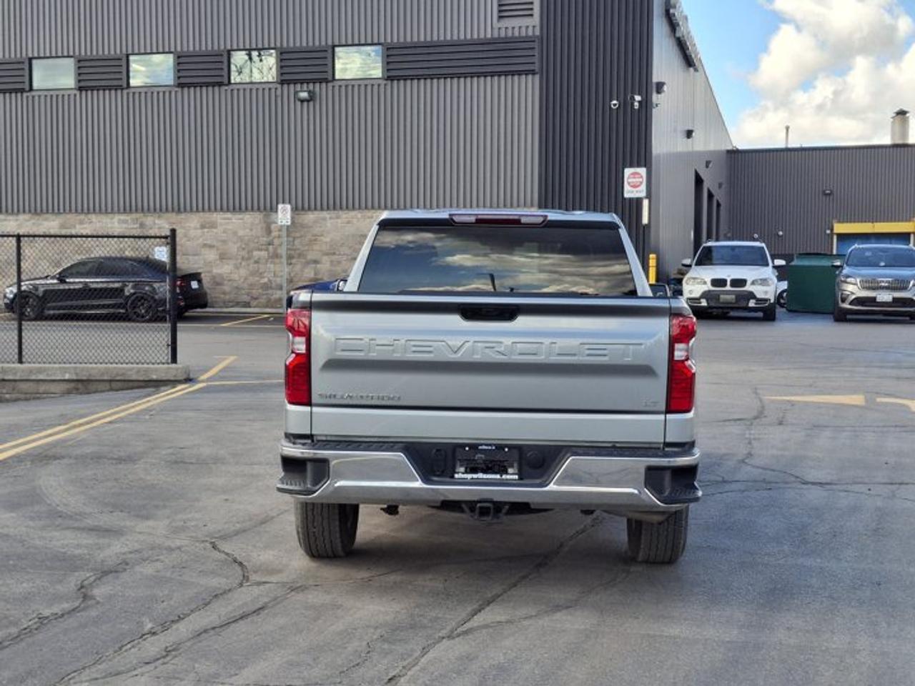 2025 Chevrolet Silverado 1500 LT Crew 4X4 | 5.3L | 5.5' Box | Heated Wheel + Seats | Power Seat | CarPlay + Android | and More ! Photo3