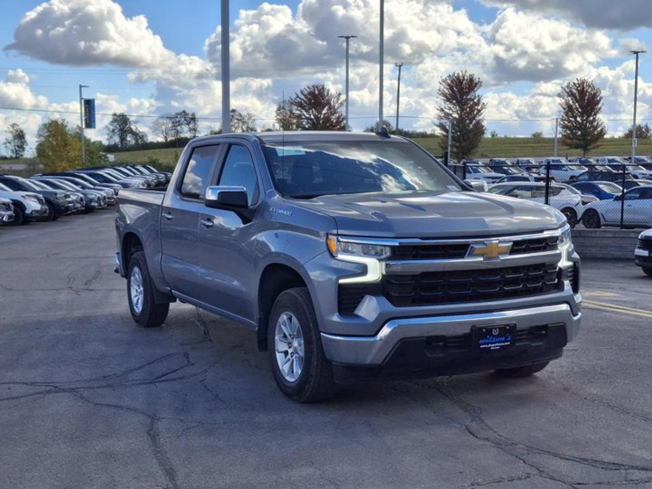 2025 Chevrolet Silverado 1500 LT Crew 4X4 | 5.3L | 5.5' Box | Heated Wheel + Seats | Power Seat | CarPlay + Android | and More ! Photo