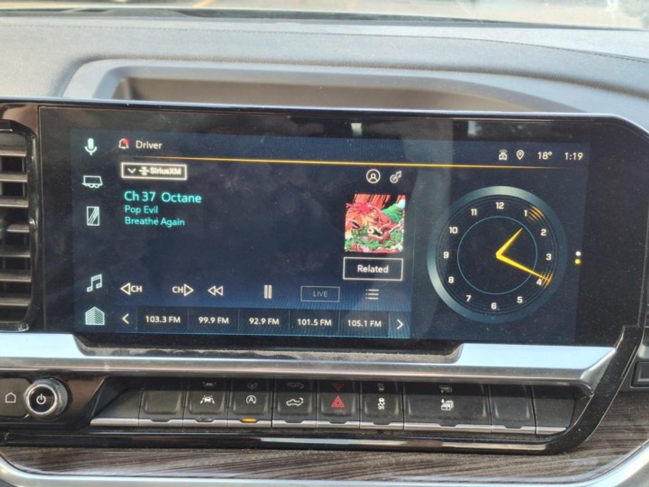 2025 Chevrolet Silverado 1500 LT Crew 4X4 | 5.3L | 5.5' Box | Heated Wheel + Seats | Power Seat | CarPlay + Android | and More ! Photo