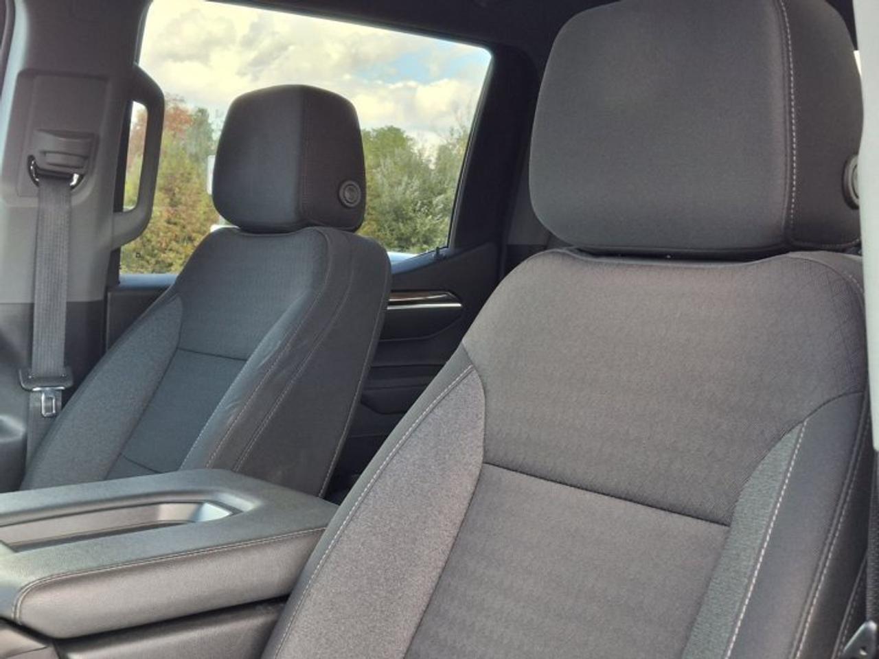 2025 Chevrolet Silverado 1500 LT Crew 4X4 | 5.3L | 5.5' Box | Heated Wheel + Seats | Power Seat | CarPlay + Android | and More ! Photo