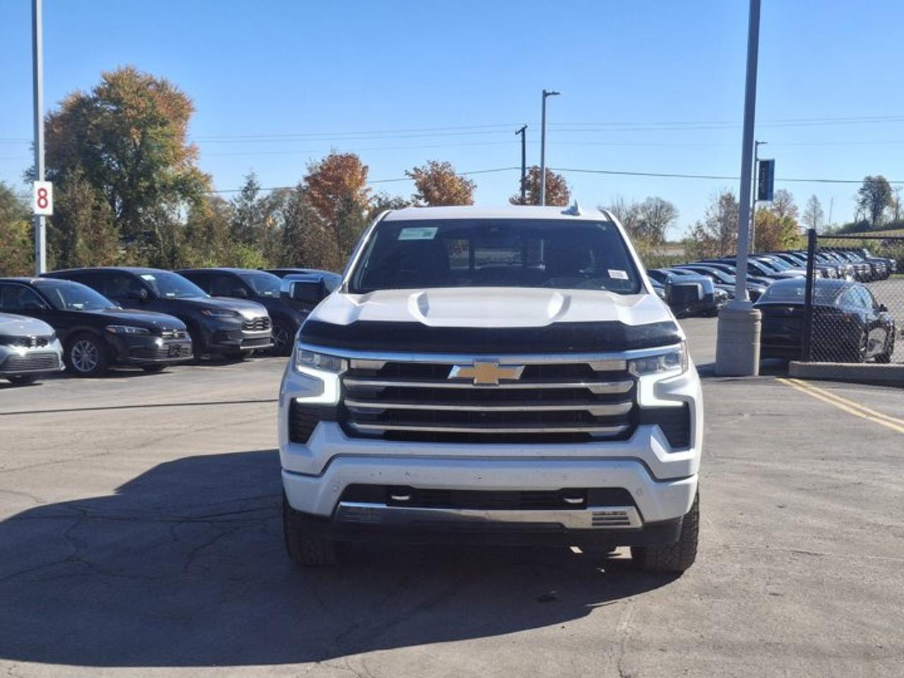 2023 Chevrolet Silverado 1500 High Country Crew 4X4 | 5.3L | Leather | 360 Camera | Cooled + Heated Bucket Seats | and More ! Photo