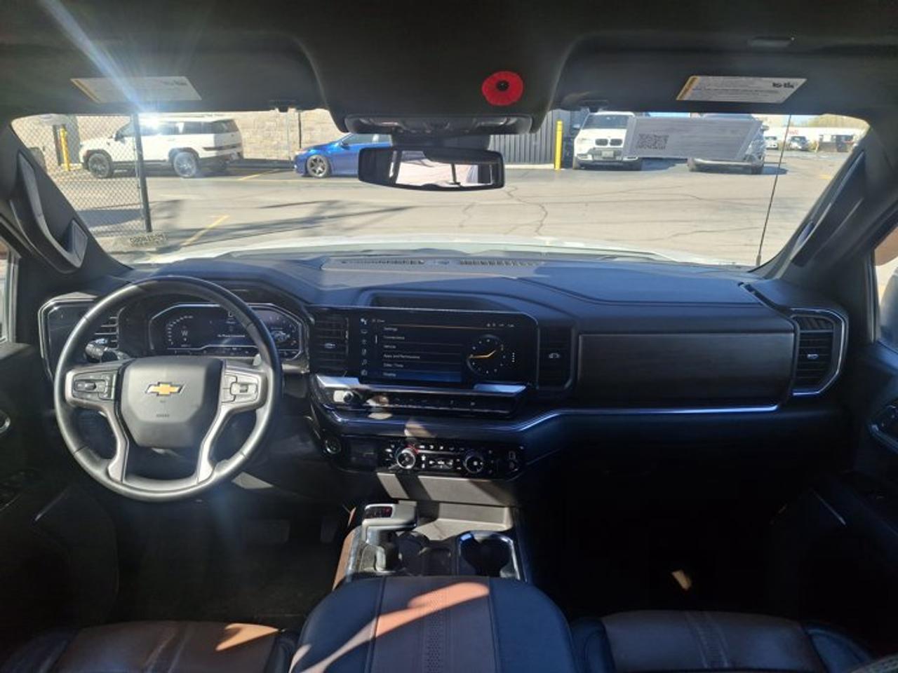 2023 Chevrolet Silverado 1500 High Country Crew 4X4 | 5.3L | Leather | 360 Camera | Cooled + Heated Bucket Seats | and More ! Photo