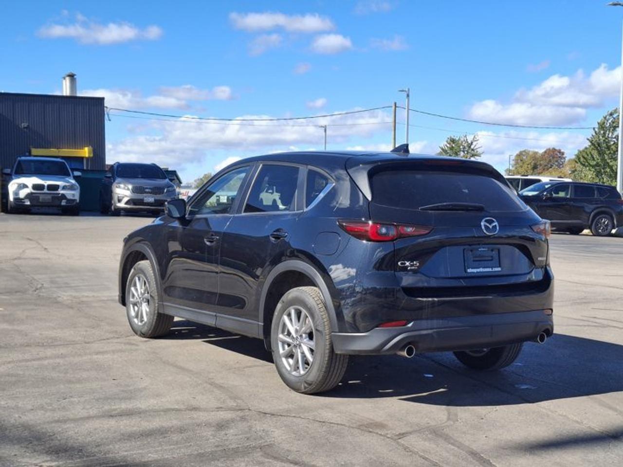 2025 Mazda CX-5 GS AWD | Leatherette | Power Seat | Heated Wheel + Seats | Adaptive Cruise | CarPlay and More ! Photo